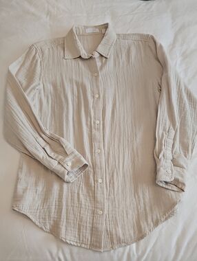 Aritzia Little Moon Gauze Cotton Sail Button-Down Shirt